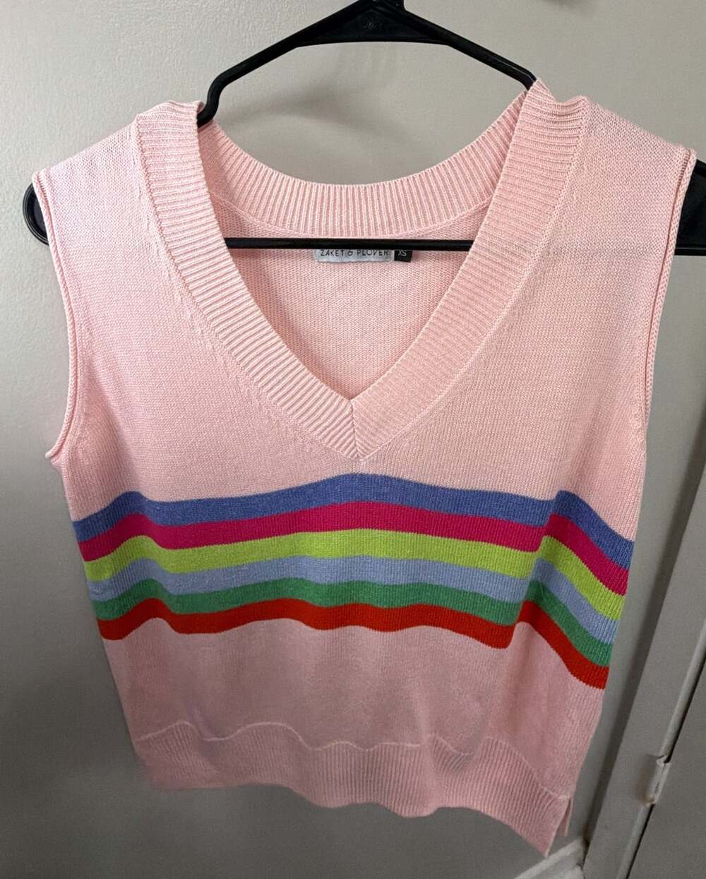 Zaket & Plover XS Pink Rainbow Stripe V-Neck Sweater Vest Knit